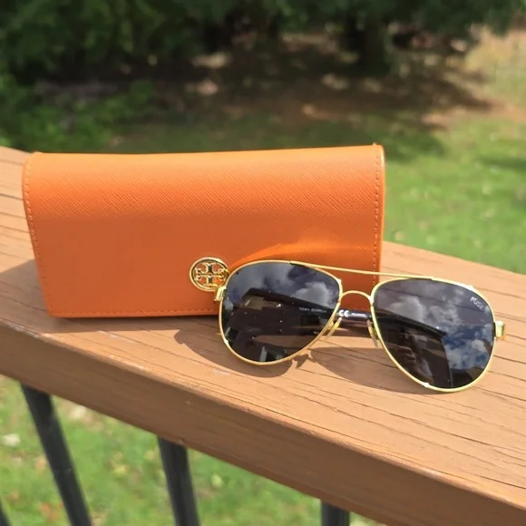 Tory Burch polarized sunglasses - Picture 1 of 9